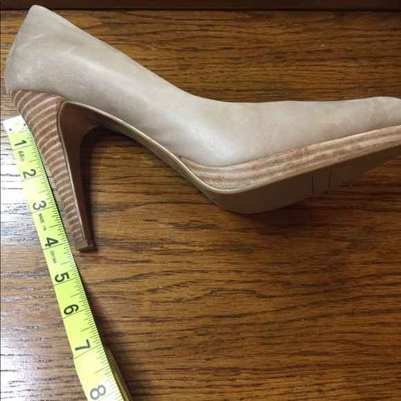 Nine West Rocha Platform Pumps - Picture 5 of 7